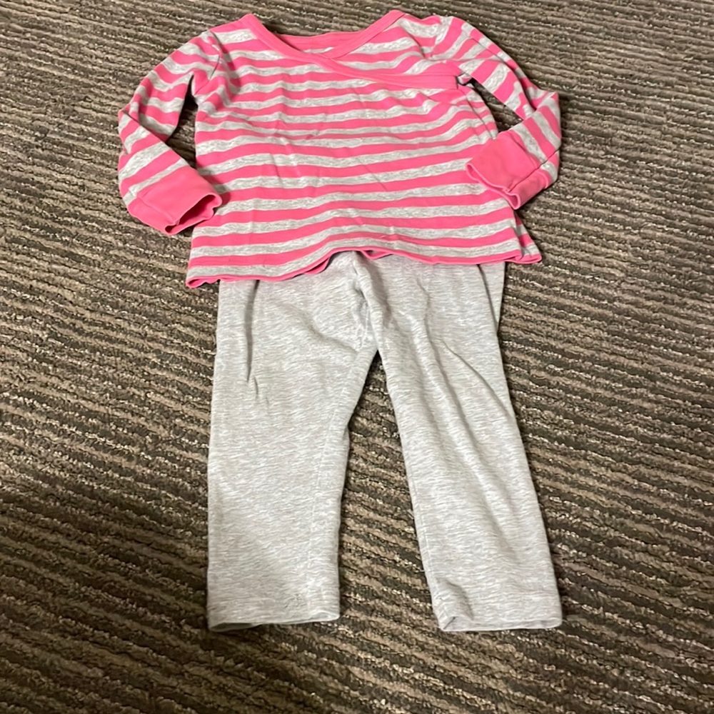 Long sleeved top and leggings